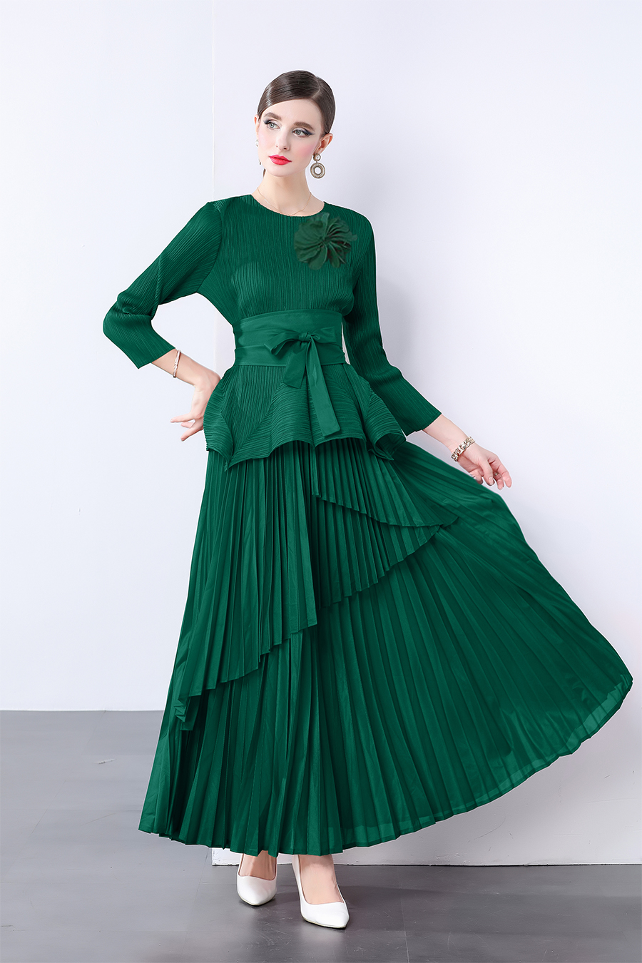Three dimensional floral decoration top with long lace up pleated skirt, foreign trade European and American style pleated set with lining fabric Three dimensional floral decoration top with long lace up pleated skirt, foreign trade European and American style pleated set with lining fabric