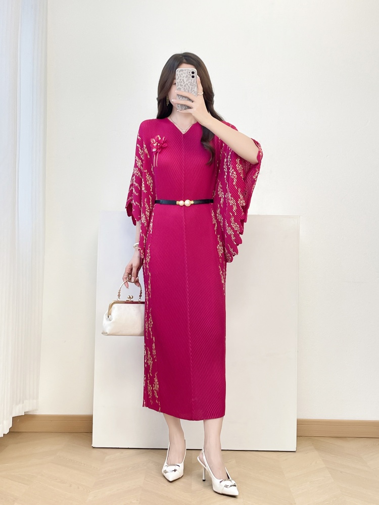 European and American batball sleeves, hot stamping three-dimensional flower decoration belt, slim fit long skirt, cross-border dragon scale pleat, autumn three bedroom women's clothing European and American batball sleeves, hot stamping three-dimensional flower decoration belt, slim fit long skirt, cross-border dragon scale pleat, autumn three bedroom women's clothing