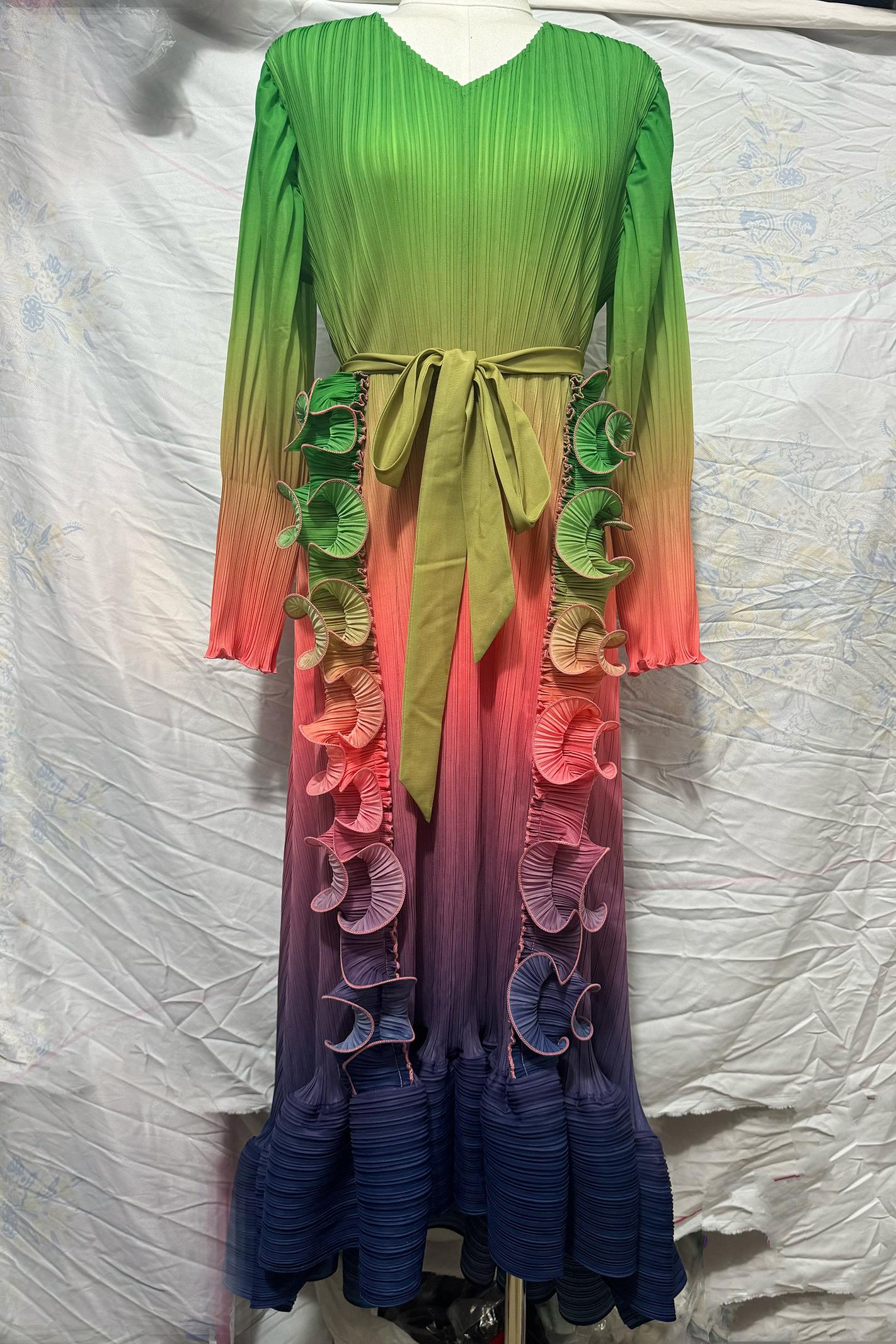 Sanzhai Foreign Trade Light Luxury High end Dress Gradient Color Lotus Leaf Edge Mushroom Edge Heavy duty Folded Long pleated Dress Sanzhai Foreign Trade Light Luxury High end Dress Gradient Color Lotus Leaf Edge Mushroom Edge Heavy duty Folded Long pleated Dress