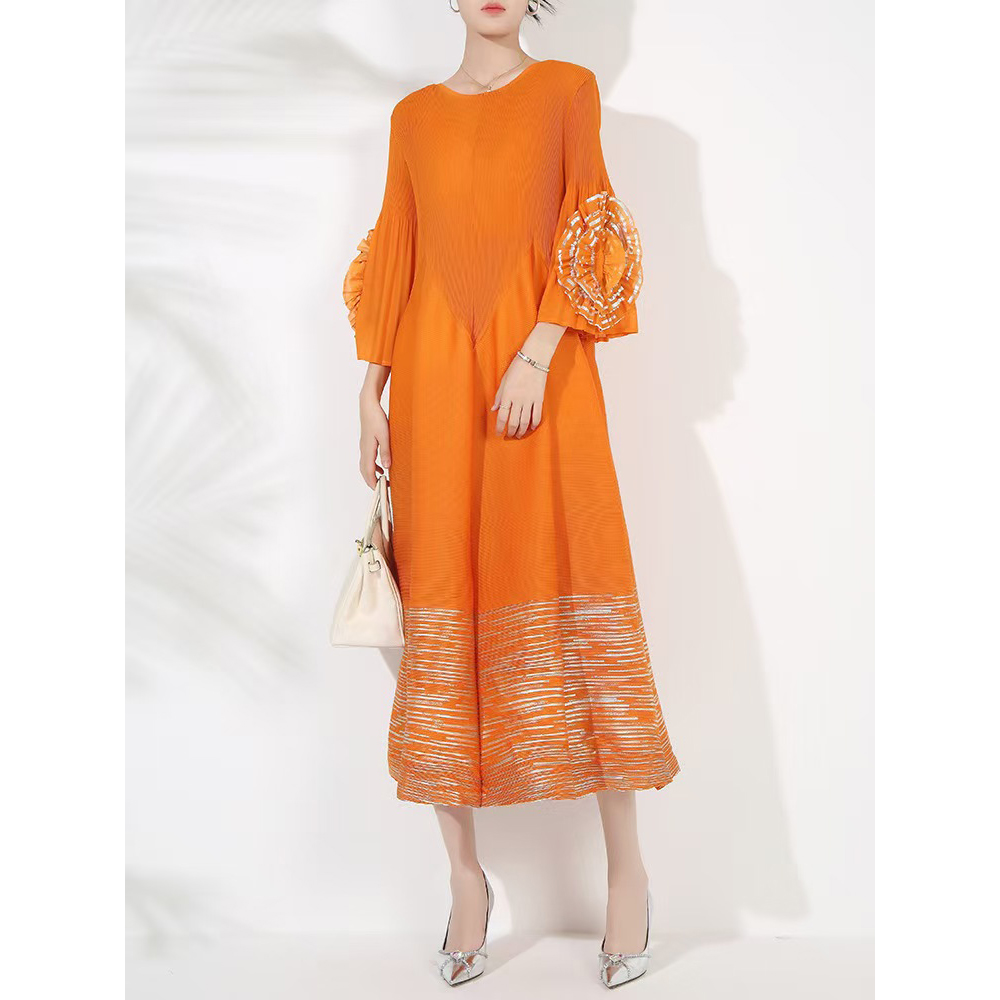 Miyake plus size cross-border women's clothing, hot pressed gold plate flower embroidered round neck loose elastic shaking pleated trumpet sleeve long skirt Miyake plus size cross-border women's clothing, hot pressed gold plate flower embroidered round neck loose elastic shaking pleated trumpet sleeve long skirt