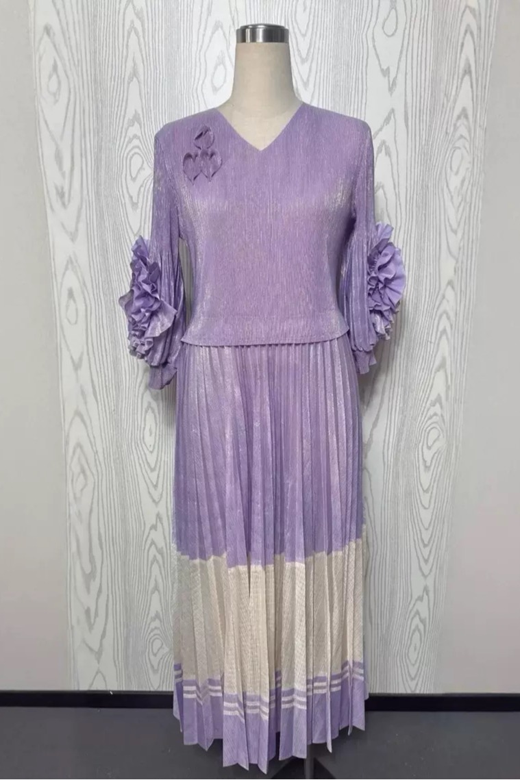 European, American, Middle Eastern Hand Embroidered Folded Gold Plated Dress Cross border 3D Decoration Loose and Elegant Autumn Long Dress European, American, Middle Eastern Hand Embroidered Folded Gold Plated Dress Cross border 3D Decoration Loose and Elegant Autumn Long Dress