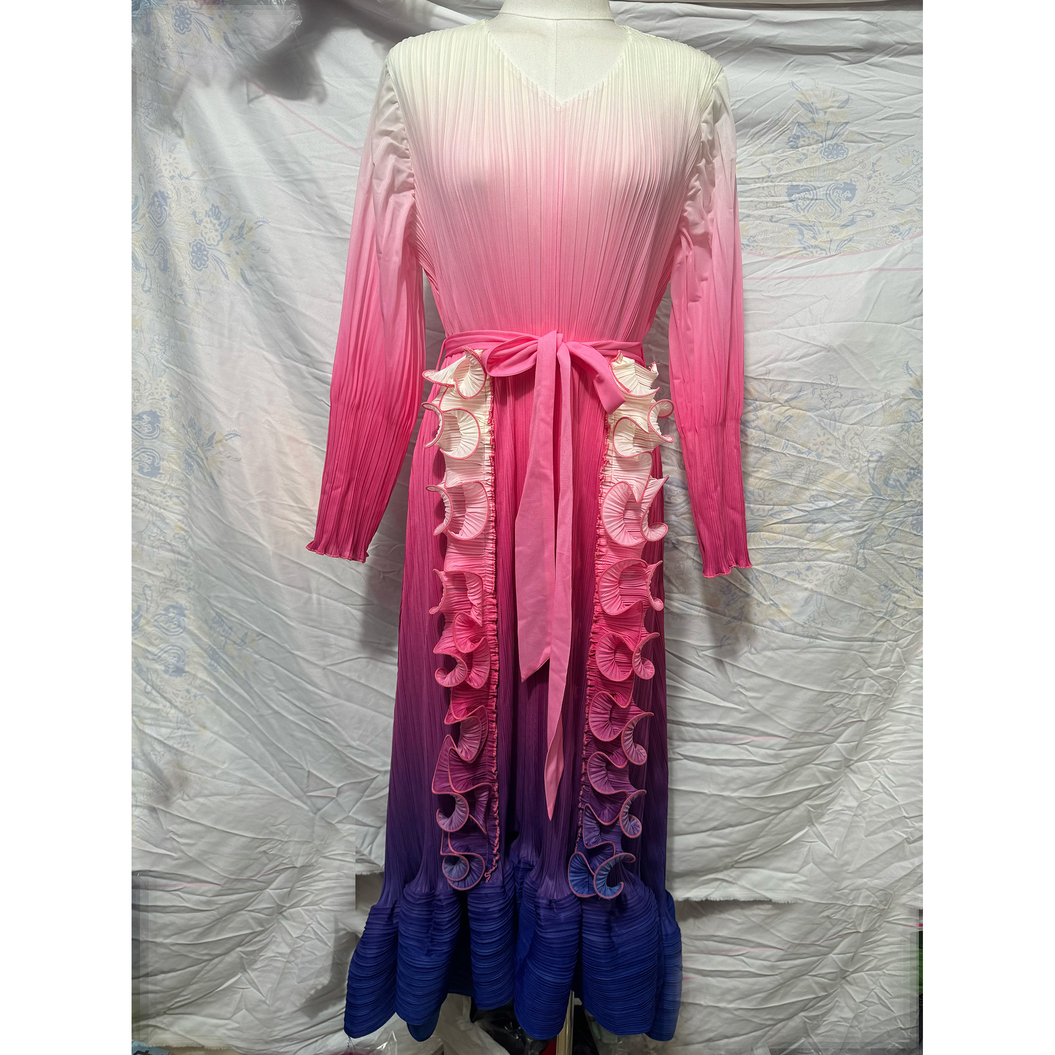 Sanzhai Foreign Trade Light Luxury High end Dress Gradient Color Lotus Leaf Edge Mushroom Edge Heavy duty Folded Long pleated Dress Sanzhai Foreign Trade Light Luxury High end Dress Gradient Color Lotus Leaf Edge Mushroom Edge Heavy duty Folded Long pleated Dress