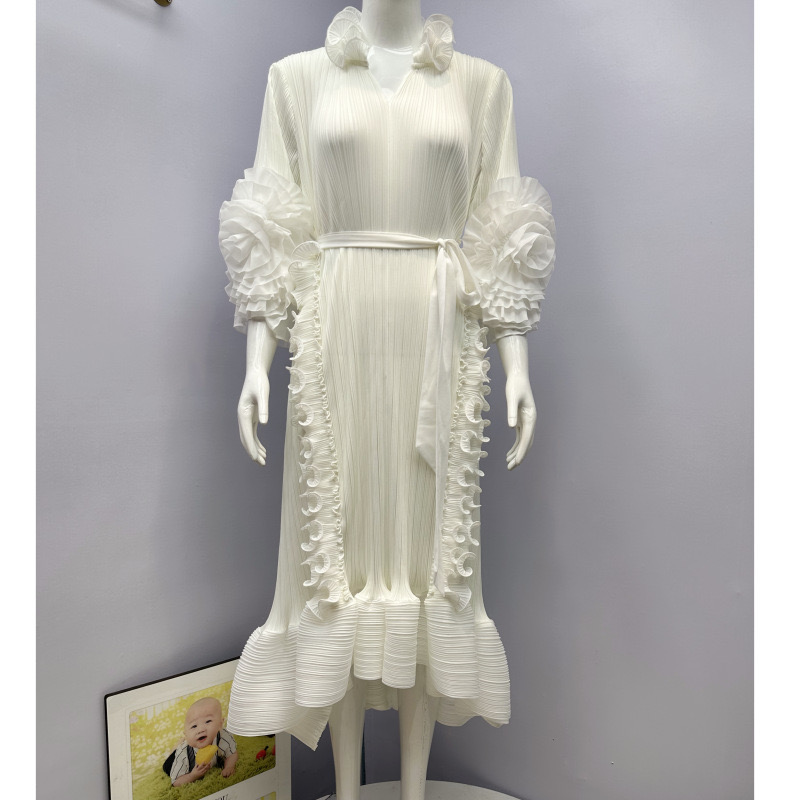 Sanzhai Foreign Trade European and American Style Black Fungus Edge Folded Dress with a Light and Mature Style, Three Dimensional Flower Solid Color, Large Skirt for Women Sanzhai Foreign Trade European and American Style Black Fungus Edge Folded Dress with a Light and Mature Style, Three Dimensional Flower Solid Color, Large Skirt for Women