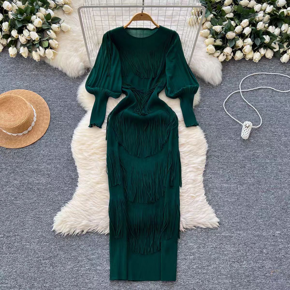 Miyake Spring and Autumn tassel design, cross-border pleated dress, round neck lantern sleeves, large size, Middle East, Europe and America, women's drape feeling Miyake Spring and Autumn tassel design, cross-border pleated dress, round neck lantern sleeves, large size, Middle East, Europe and America, women's drape feeling