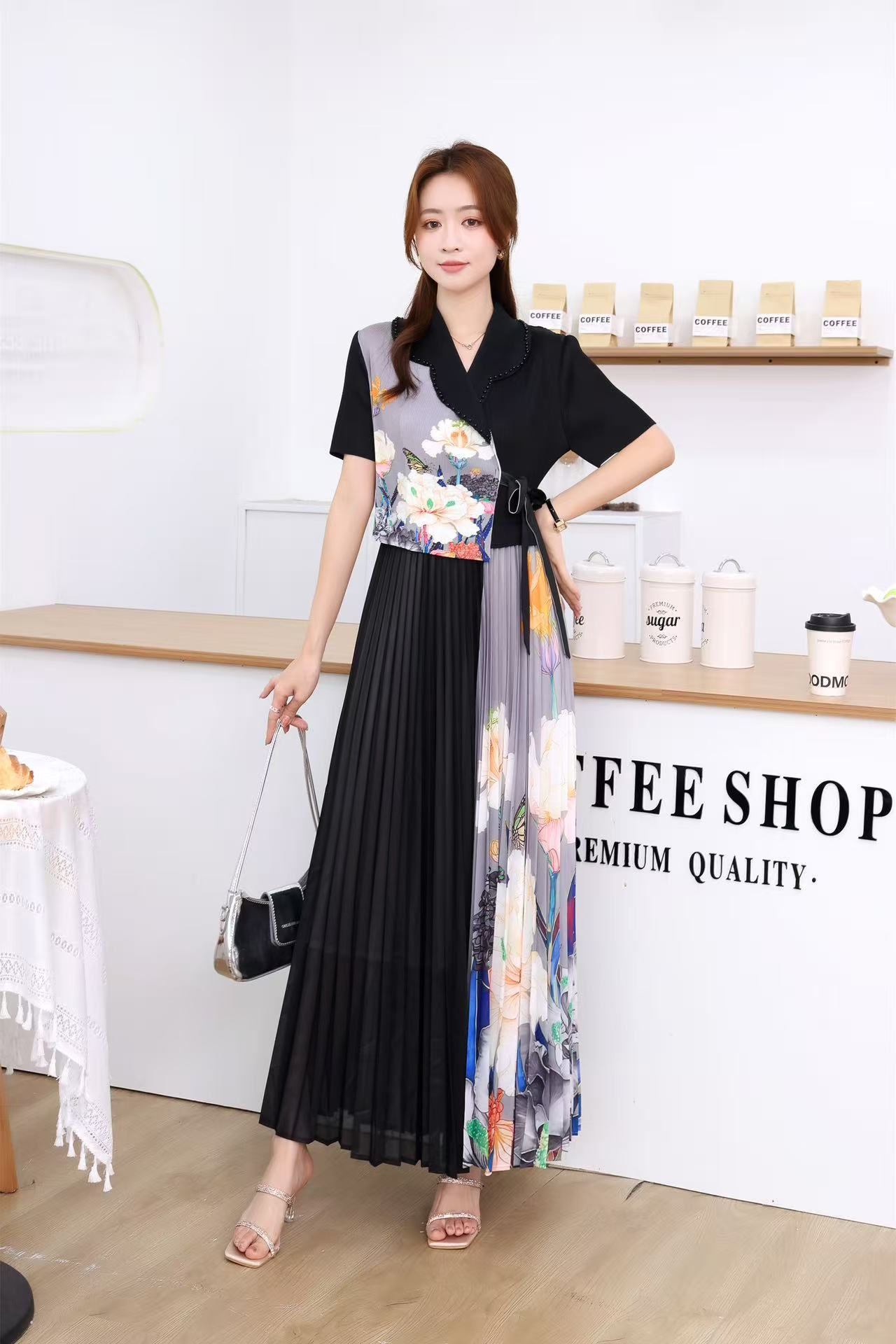 San Zhai 2025 fake two cross-border pleated nail bead pleated dresses in plus size, loose, European and American fashion prints, popular items San Zhai 2025 fake two cross-border pleated nail bead pleated dresses in plus size, loose, European and American fashion prints, popular items