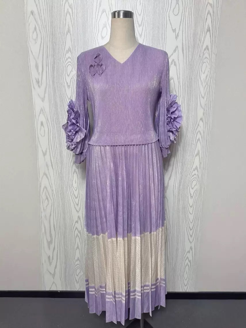 European, American, Middle Eastern Hand Embroidered Folded Gold Plated Dress Cross border 3D Decoration Loose and Elegant Autumn Long Dress European, American, Middle Eastern Hand Embroidered Folded Gold Plated Dress Cross border 3D Decoration Loose and Elegant Autumn Long Dress