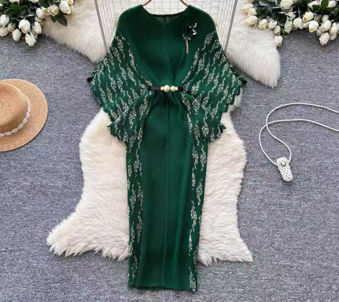 European and American batball sleeves, hot stamping three-dimensional flower decoration belt, slim fit long skirt, cross-border dragon scale pleat, autumn three bedroom women's clothing European and American batball sleeves, hot stamping three-dimensional flower decoration belt, slim fit long skirt, cross-border dragon scale pleat, autumn three bedroom women's clothing