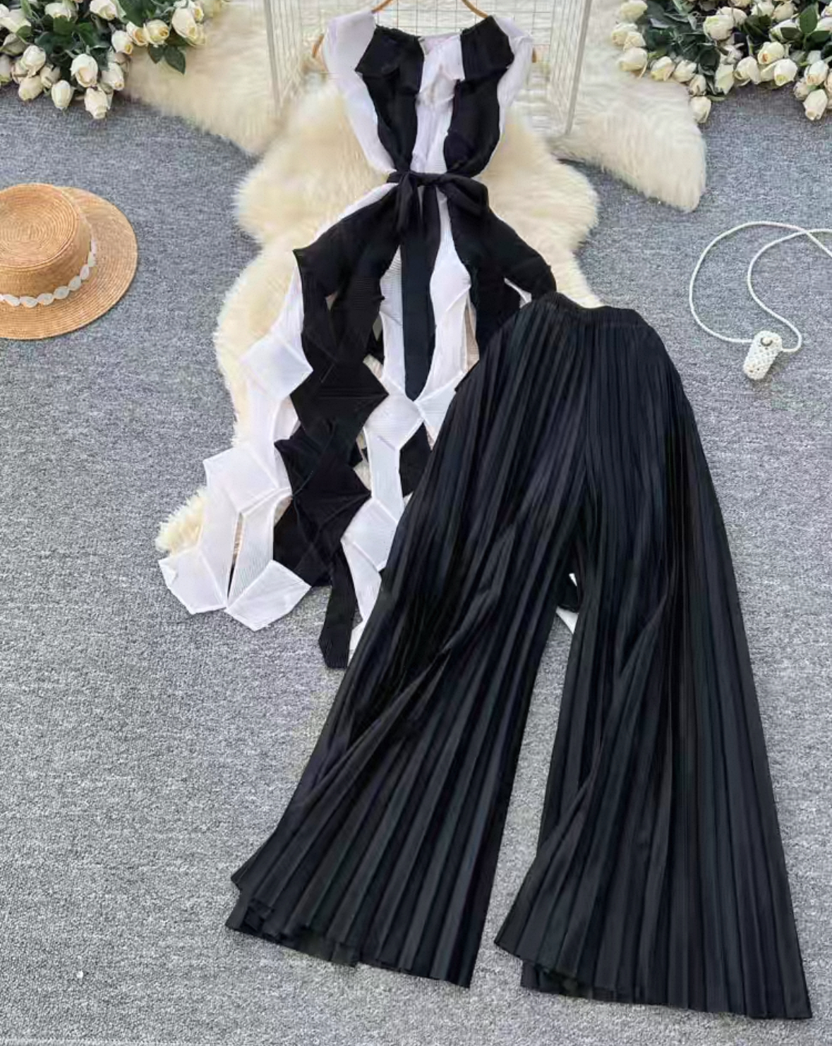 Miyake European and American foreign trade design sense, irregular folds, contrasting color straps, pleated top, high waisted pleated pants, women's suit Miyake European and American foreign trade design sense, irregular folds, contrasting color straps, pleated top, high waisted pleated pants, women's suit