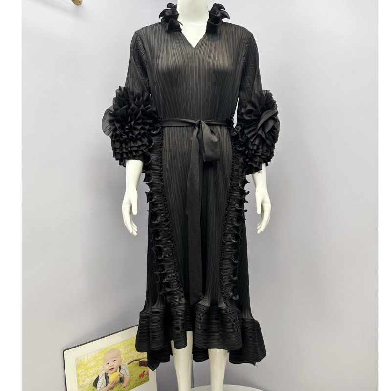 Sanzhai Foreign Trade European and American Style Black Fungus Edge Folded Dress with a Light and Mature Style, Three Dimensional Flower Solid Color, Large Skirt for Women Sanzhai Foreign Trade European and American Style Black Fungus Edge Folded Dress with a Light and Mature Style, Three Dimensional Flower Solid Color, Large Skirt for Women