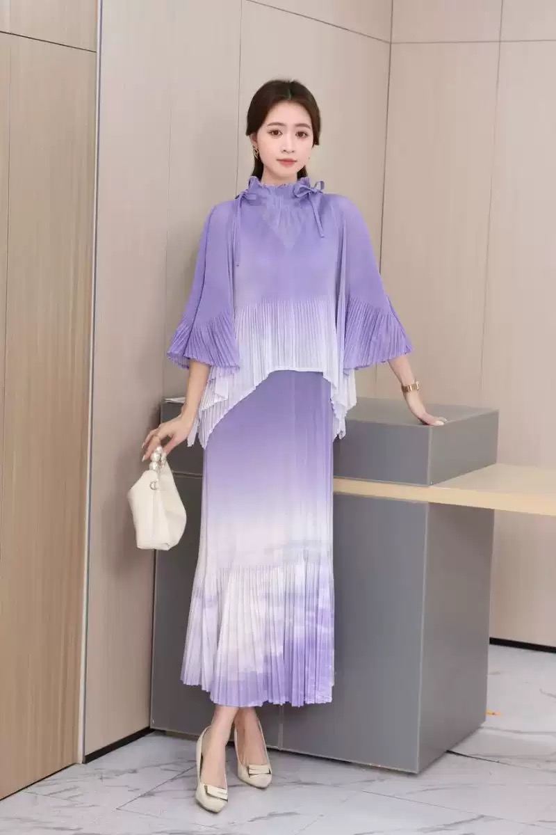 Miyake 2025 Cross border Printed Wrinkle Set Large Women's Horn Sleeve Drawstring Loose Top Hundred Fold Bag Hip Skirt Miyake 2025 Cross border Printed Wrinkle Set Large Women's Horn Sleeve Drawstring Loose Top Hundred Fold Bag Hip Skirt