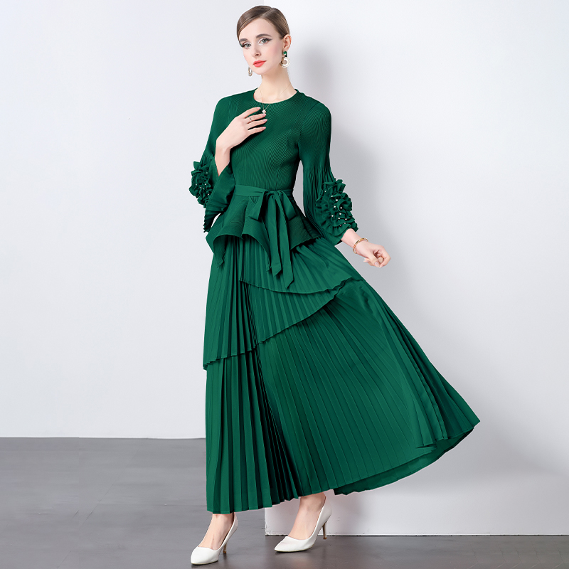 Miyake Cross border European and American Women Hand Embroidered Nail Beads Irregular Wrinkle Design Feel Loose Top Loose pleated Skirt Miyake Cross border European and American Women Hand Embroidered Nail Beads Irregular Wrinkle Design Feel Loose Top Loose pleated Skirt