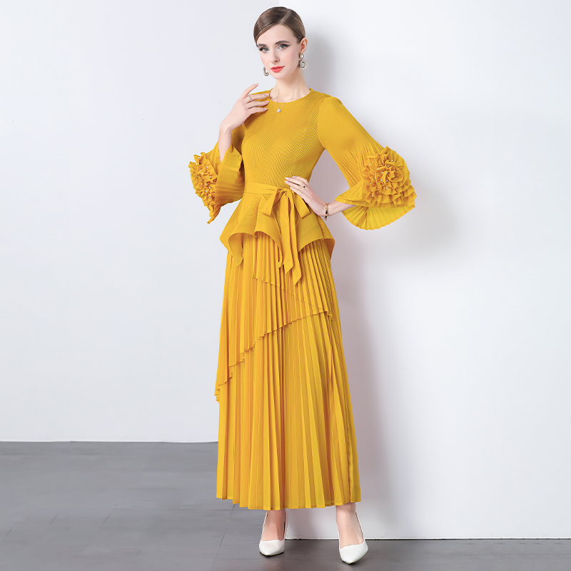 Miyake Cross border European and American Women Hand Embroidered Nail Beads Irregular Wrinkle Design Feel Loose Top Loose pleated Skirt Miyake Cross border European and American Women Hand Embroidered Nail Beads Irregular Wrinkle Design Feel Loose Top Loose pleated Skirt