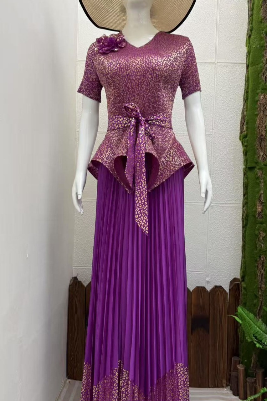 Gilded pleated irregular design with three-dimensional decorative plate flower top, Miyake pleated versatile half skirt, women's set skirt Gilded pleated irregular design with three-dimensional decorative plate flower top, Miyake pleated versatile half skirt, women's set skirt