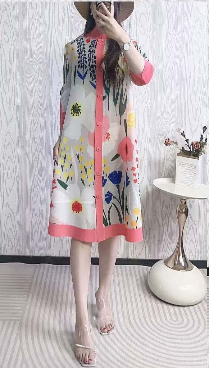 Original factory quality discount straight Miyake pleated medium long print slimming and age reducing mm dress with nine quarter sleeves