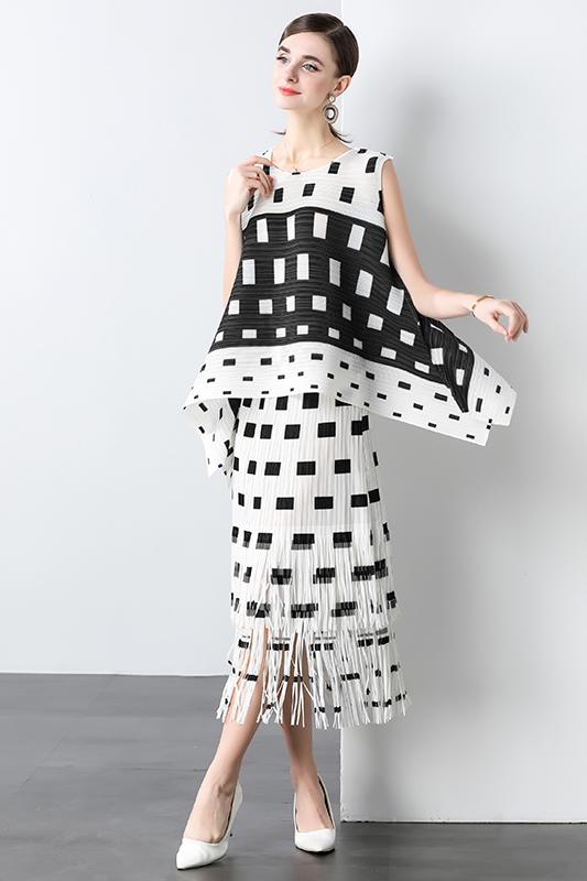 Miyake Printing 2025 Cross border Europe, America, Africa Wrinkle Set, Hanging Loose Sleeveless T-shirt, Double layer Tassel Half Skirt Miyake Printing 2025 Cross border Europe, America, Africa Wrinkle Set, Hanging Loose Sleeveless T-shirt, Double layer Tassel Half Skirt