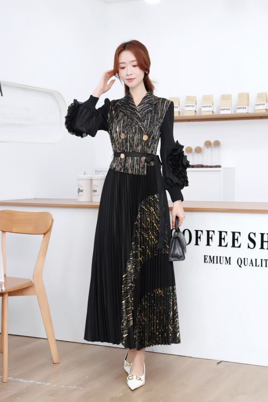 Miyake European and American foreign trade plate flower three-dimensional flower decoration pleated gold foil splicing dress lantern sleeves women's large swing skirt Miyake European and American foreign trade plate flower three-dimensional flower decoration pleated gold foil splicing dress lantern sleeves women's large swing skirt