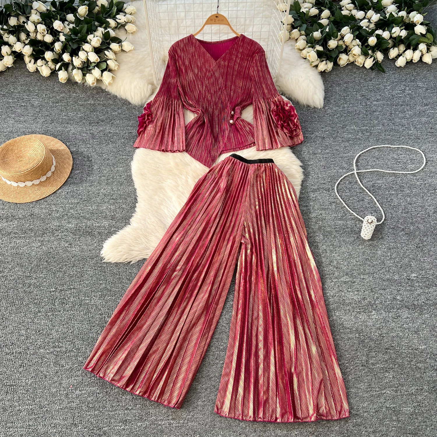 Miyake European and American retro style hot stamping pleated set, three-dimensional plate flower trumpet sleeve top+high waist wide leg long pants Miyake European and American retro style hot stamping pleated set, three-dimensional plate flower trumpet sleeve top+high waist wide leg long pants