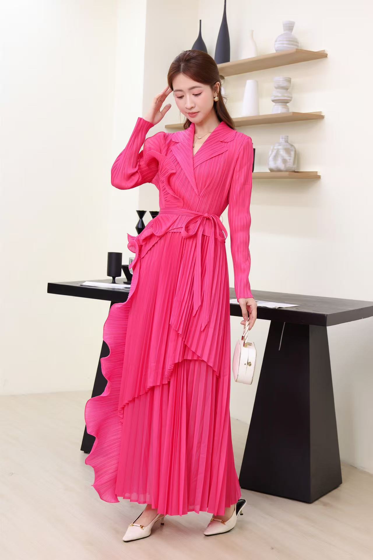 Wrinkled European and American fungus side length skirt with autumn design sense, ruffled edge straps, waist cinching suit collar dress, cross-border women's dress