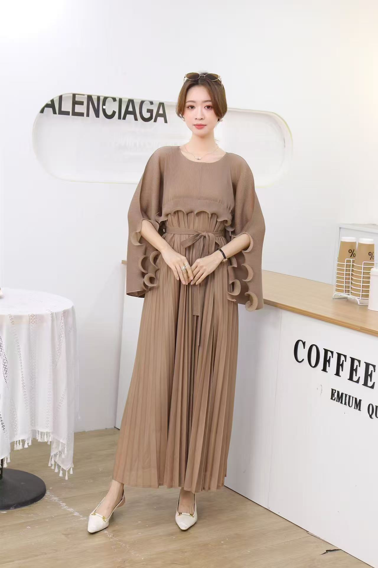 European and American foreign trade mushroom edge shawl sleeve long sleeved autumn pleated grand display three bedroom dress African batball sleeve long skirt European and American foreign trade mushroom edge shawl sleeve long sleeved autumn pleated grand display three bedroom dress African batball sleeve long skirt