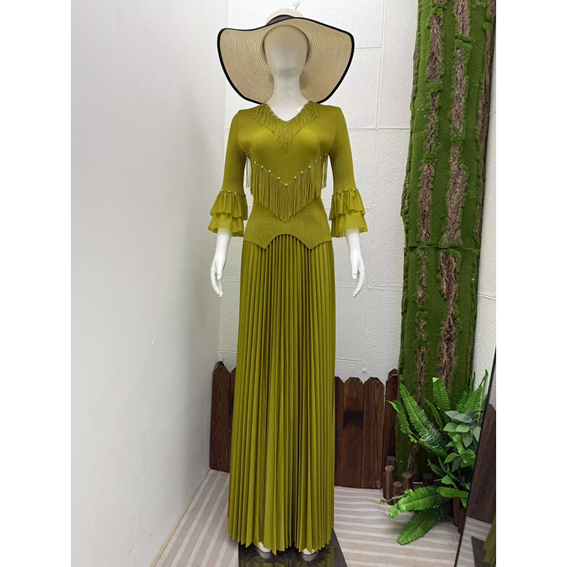 Miyake Cross border Nail Diamond Tassel Folded Set with Hundred Fold Grand Swing Long Skirt with Ruffle Sleeves Loose Top for European and American Women Miyake Cross border Nail Diamond Tassel Folded Set with Hundred Fold Grand Swing Long Skirt with Ruffle Sleeves Loose Top for European and American Women