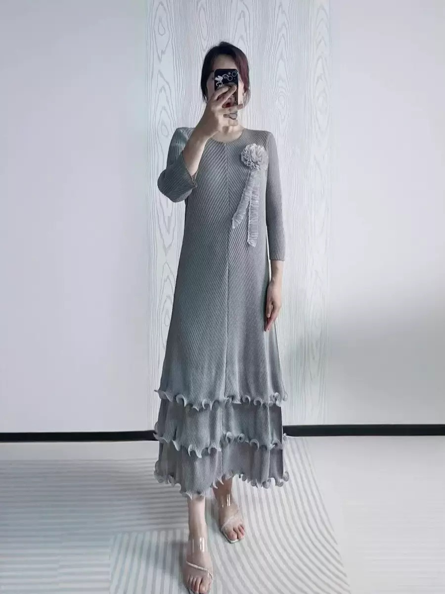 European and American court style hot stamping three-dimensional decoration flower lotus leaf edge wrinkled fungus edge cake skirt foreign trade autumn long skirt European and American court style hot stamping three-dimensional decoration flower lotus leaf edge wrinkled fungus edge cake skirt foreign trade autumn long skirt