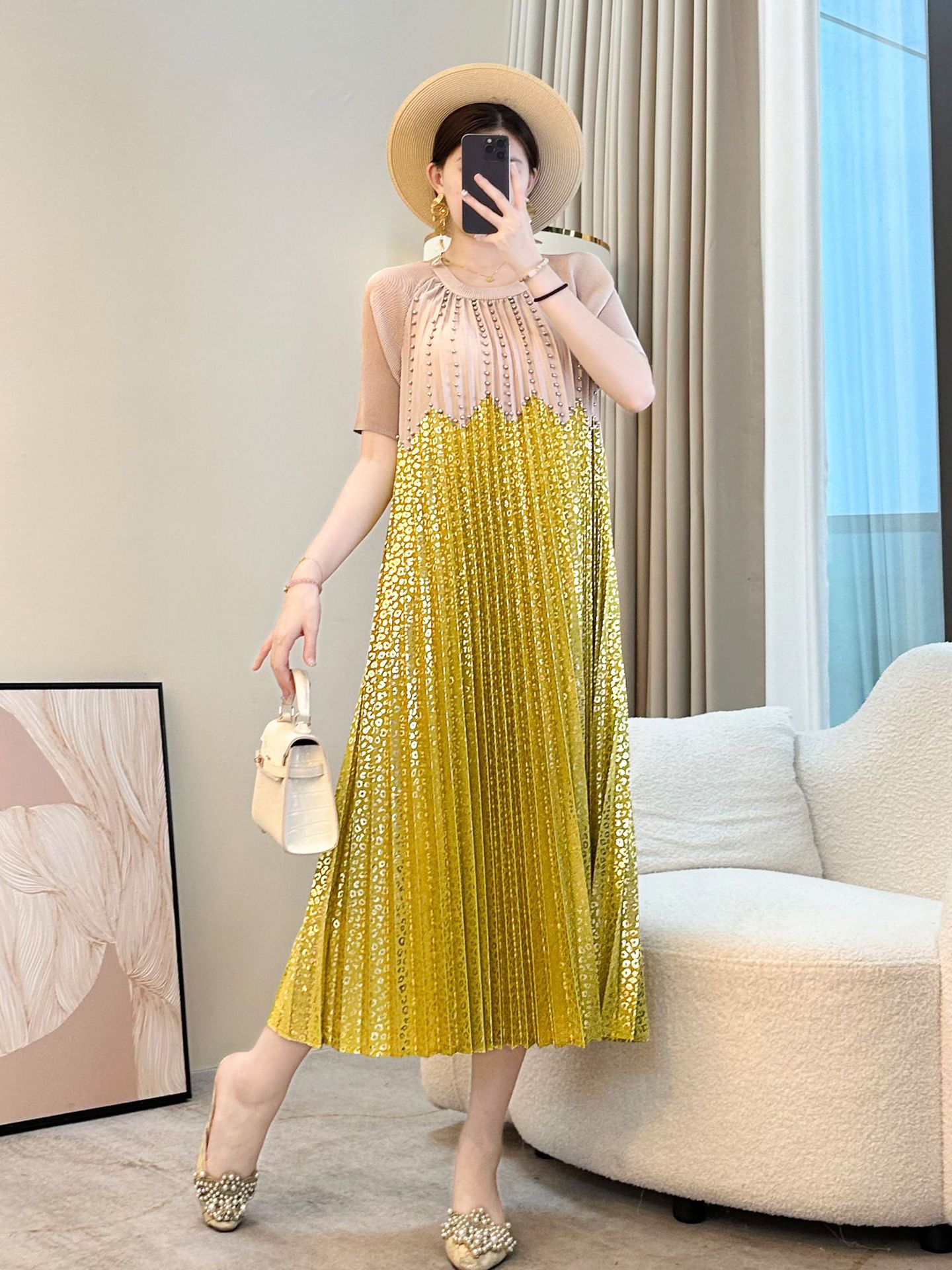 Miyake hot stamping printed short sleeved dress 2025 new pleated plus size slimming and age reducing nail bead summer dress women's long skirt Miyake hot stamping printed short sleeved dress 2025 new pleated plus size slimming and age reducing nail bead summer dress women's long skirt