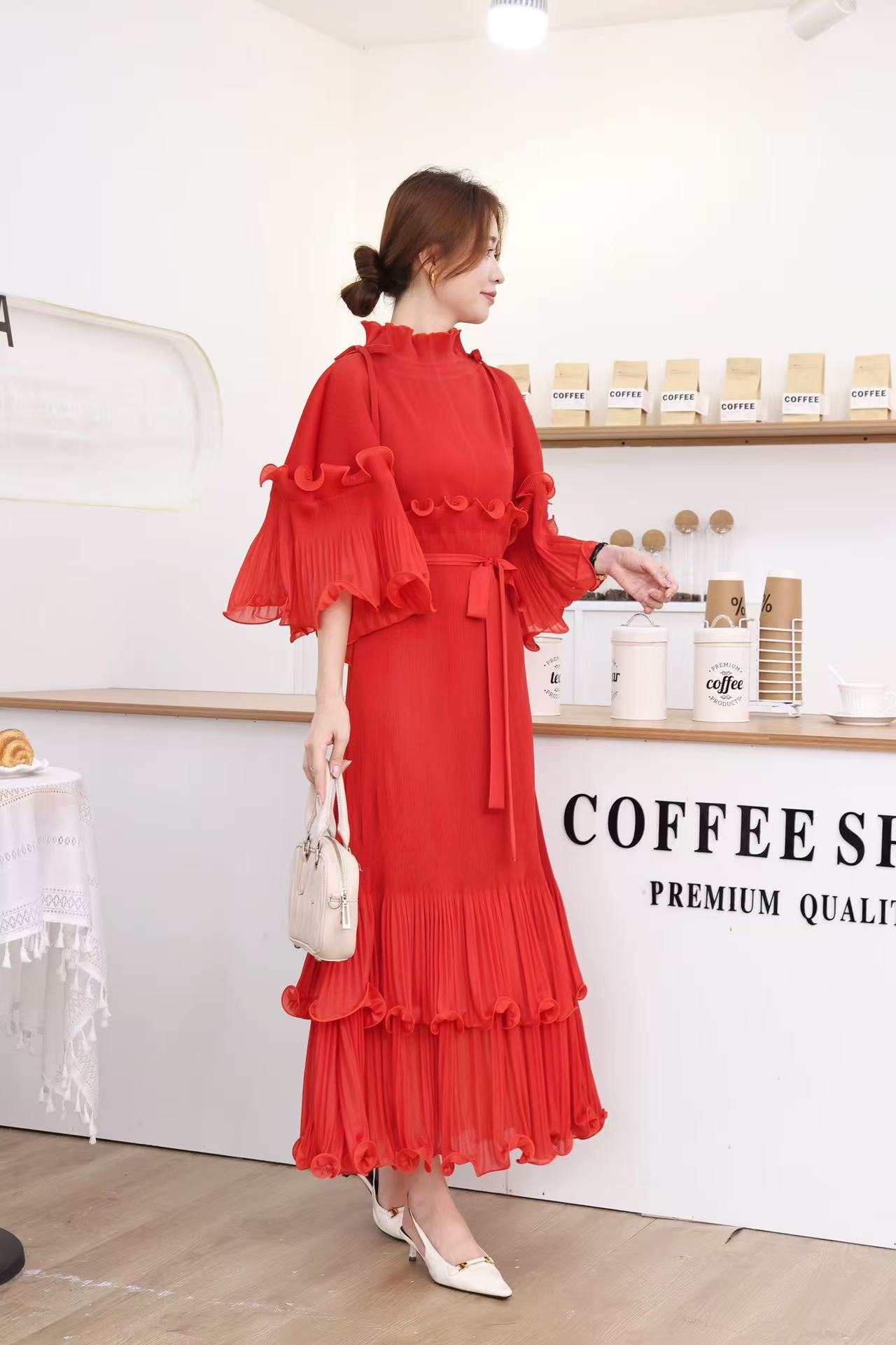 Miyake 2025 New Cross border Mushroom Edge Heavy Industry Design Horn Sleeve Lotus Leaf Edge Retro Wrinkle Women's Dress Miyake 2025 New Cross border Mushroom Edge Heavy Industry Design Horn Sleeve Lotus Leaf Edge Retro Wrinkle Women's Dress