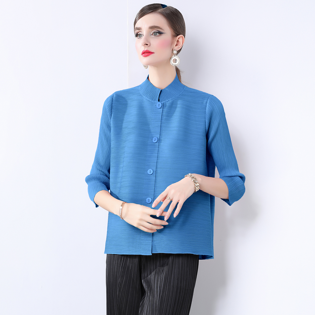 Miyake solid color versatile loose pleated top in mm size, with 9/4 sleeves and stand up collar for commuting, slimming shirt, minimalist jacket Miyake solid color versatile loose pleated top in mm size, with 9/4 sleeves and stand up collar for commuting, slimming shirt, minimalist jacket