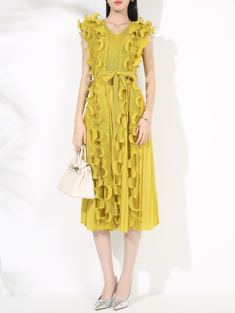 Miyake Cross border European and American Folded Mushroom Edge Design Sense V-neck Sleeveless Dress in Large Size Looks Thin with Lotus Leaf Edge in Africa Miyake Cross border European and American Folded Mushroom Edge Design Sense V-neck Sleeveless Dress in Large Size Looks Thin with Lotus Leaf Edge in Africa