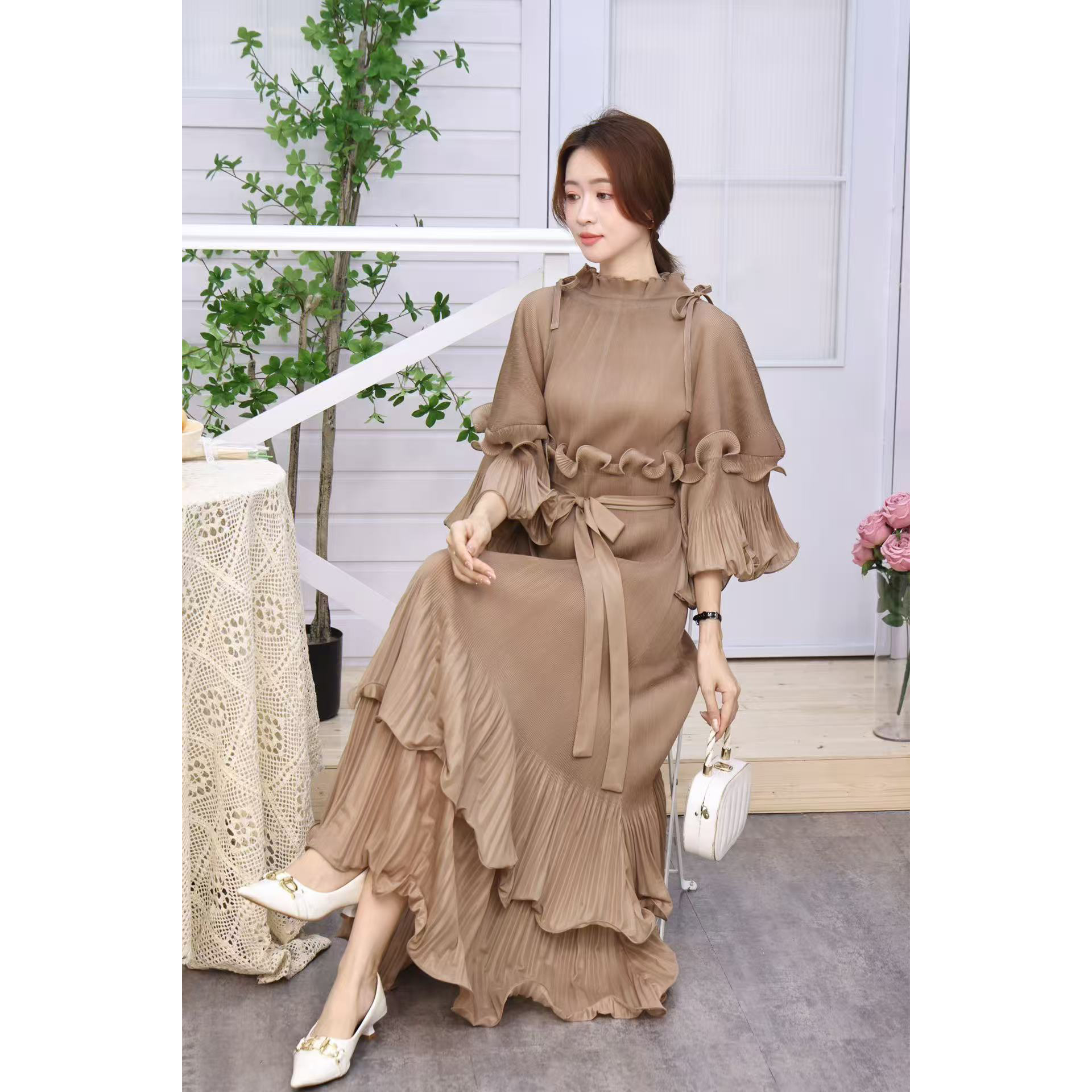 Miyake 2025 New Cross border Mushroom Edge Heavy Industry Design Horn Sleeve Lotus Leaf Edge Retro Wrinkle Women's Dress Miyake 2025 New Cross border Mushroom Edge Heavy Industry Design Horn Sleeve Lotus Leaf Edge Retro Wrinkle Women's Dress