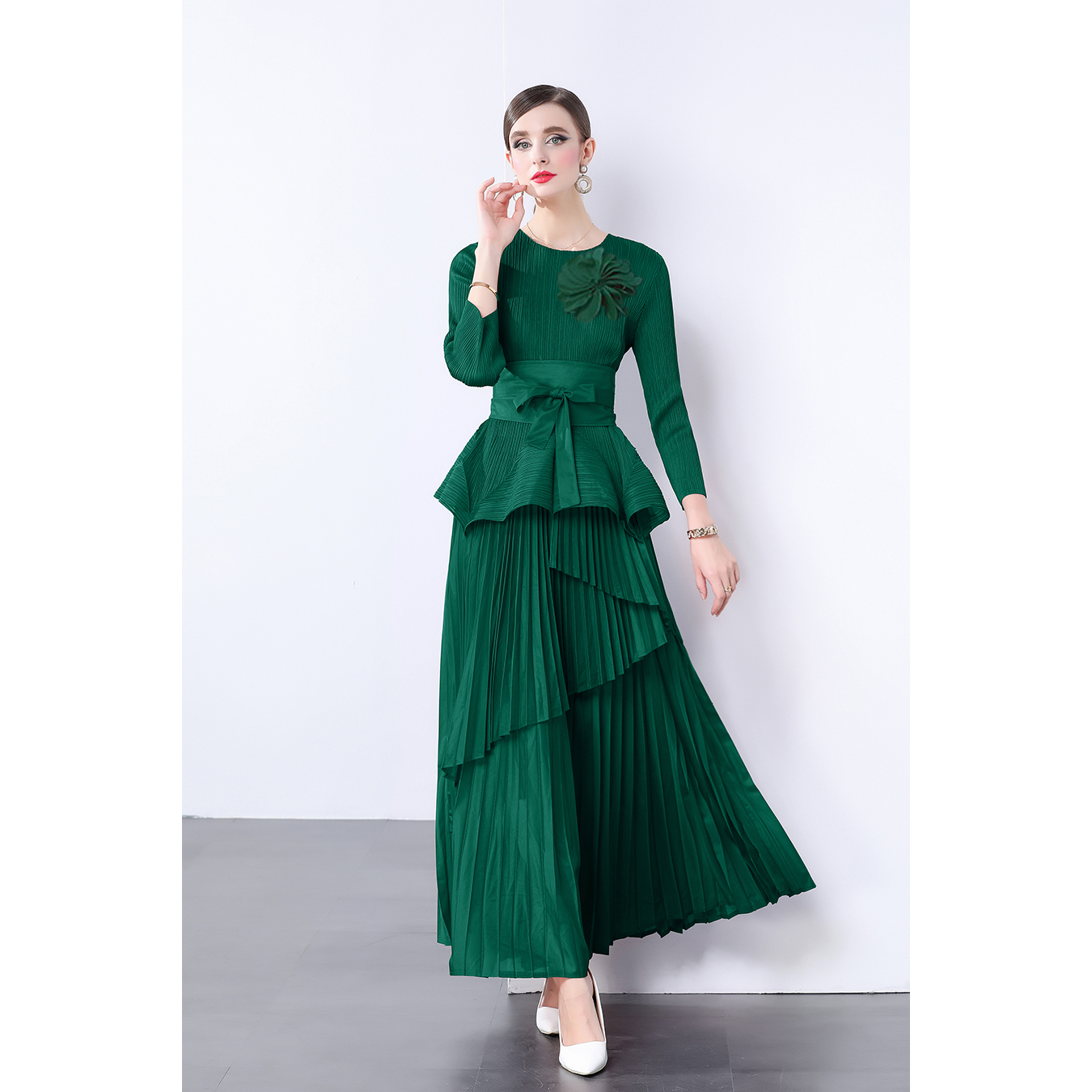 Three dimensional floral decoration top with long lace up pleated skirt, foreign trade European and American style pleated set with lining fabric Three dimensional floral decoration top with long lace up pleated skirt, foreign trade European and American style pleated set with lining fabric