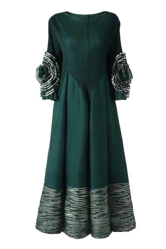 Miyake plus size cross-border women's clothing, hot pressed gold plate flower embroidered round neck loose elastic shaking pleated trumpet sleeve long skirt Miyake plus size cross-border women's clothing, hot pressed gold plate flower embroidered round neck loose elastic shaking pleated trumpet sleeve long skirt