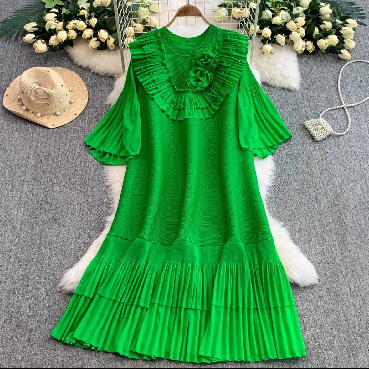 Sanzhai 2025 new lotus leaf edge three-dimensional flower nail bead loose oversized pleated heavy industry European and American cross-border dress Sanzhai 2025 new lotus leaf edge three-dimensional flower nail bead loose oversized pleated heavy industry European and American cross-border dress