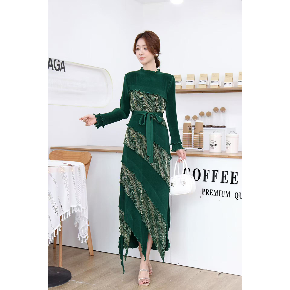 Miyake Cross border Gold Plated Black Fungal Edge Solid Color Lotus Leaf Edge Folded French Dress Long Skirt Lace Women's Dress Miyake Cross border Gold Plated Black Fungal Edge Solid Color Lotus Leaf Edge Folded French Dress Long Skirt Lace Women's Dress