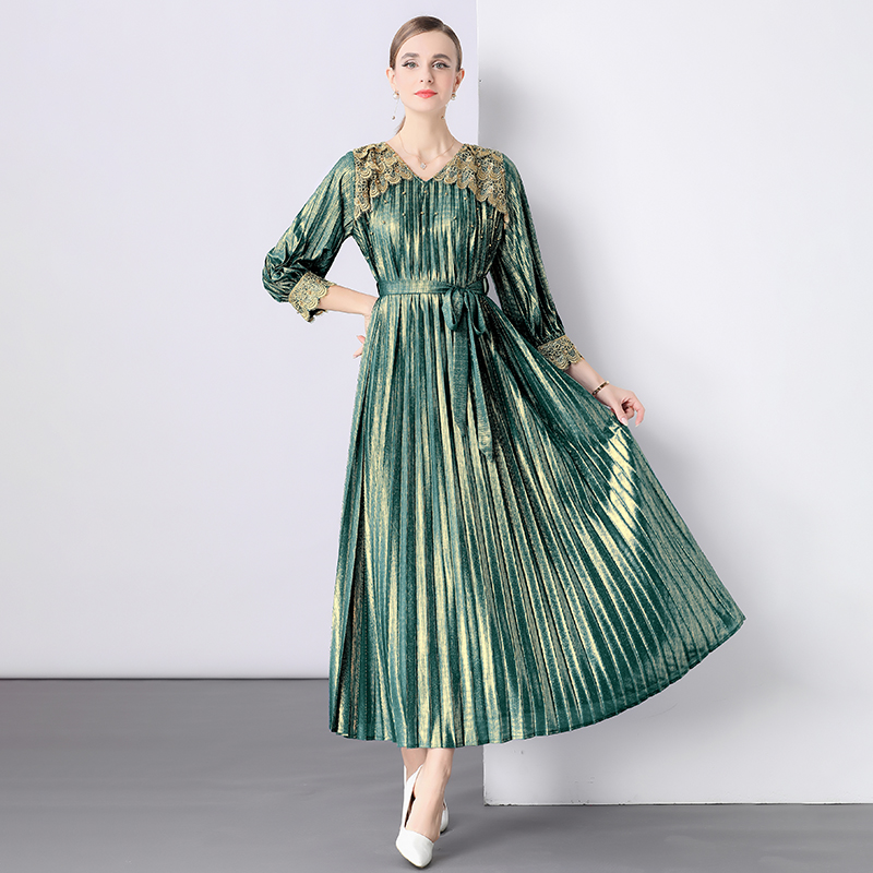 Miyake high-end lace European and American cross-border pleated nail bead hot gold high gloss lantern sleeve dress design sense women's dress Miyake high-end lace European and American cross-border pleated nail bead hot gold high gloss lantern sleeve dress design sense women's dress