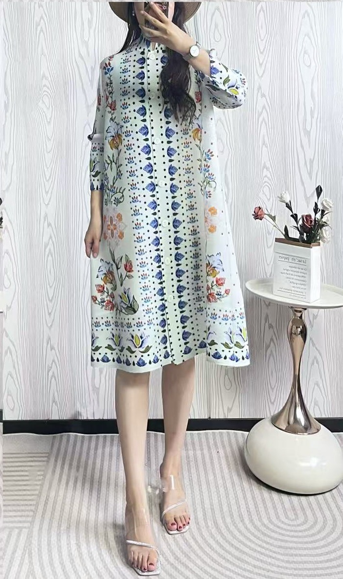 Original factory quality discount straight Miyake pleated medium long print slimming and age reducing mm dress with nine quarter sleeves Original factory quality discount straight Miyake pleated medium long print slimming and age reducing mm dress with nine quarter sleeves