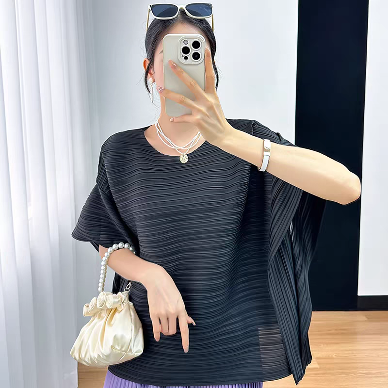 2025 summer three bedroom casual loose design versatile high-end plus size pleated women's top short sleeved T-shirt 2025 summer three bedroom casual loose design versatile high-end plus size pleated women's top short sleeved T-shirt