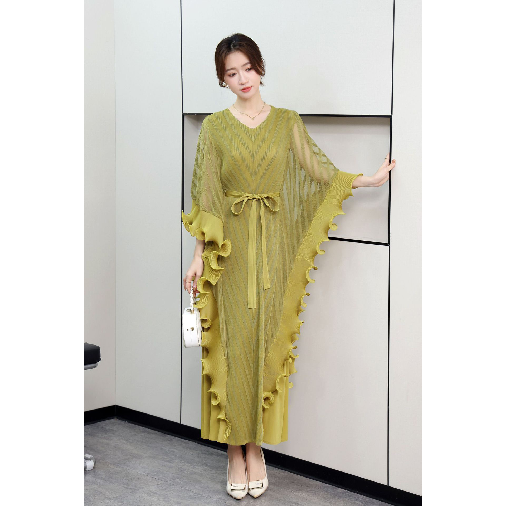 Sanzhai Foreign Trade Secret Edge Mushroom Edge Mesh Fake Two Irregular Design Fold Dress Large Women's Wear Sanzhai Foreign Trade Secret Edge Mushroom Edge Mesh Fake Two Irregular Design Fold Dress Large Women's Wear