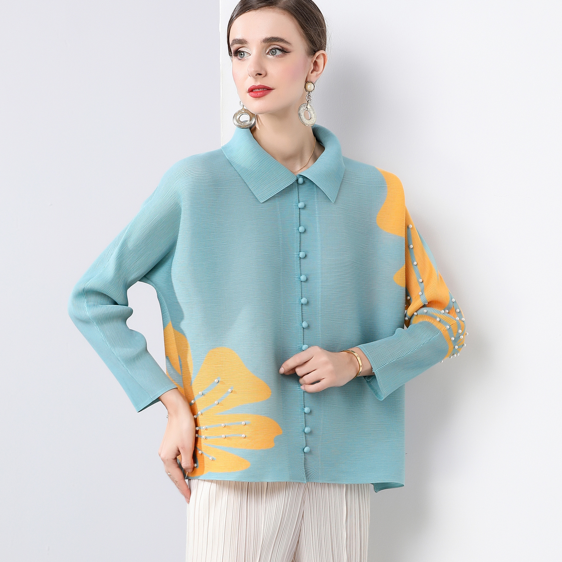 Miyake printed new cardigan top with small fragrance, fresh pleats, nail beads, loose and fashionable batball sleeves, slimming shirt Miyake printed new cardigan top with small fragrance, fresh pleats, nail beads, loose and fashionable batball sleeves, slimming shirt