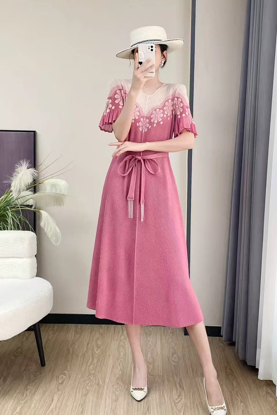 Sanzhai foreign trade printed dragon scale pleated trumpet sleeve loose dress design sense lace up high-end pleated dress Sanzhai foreign trade printed dragon scale pleated trumpet sleeve loose dress design sense lace up high-end pleated dress