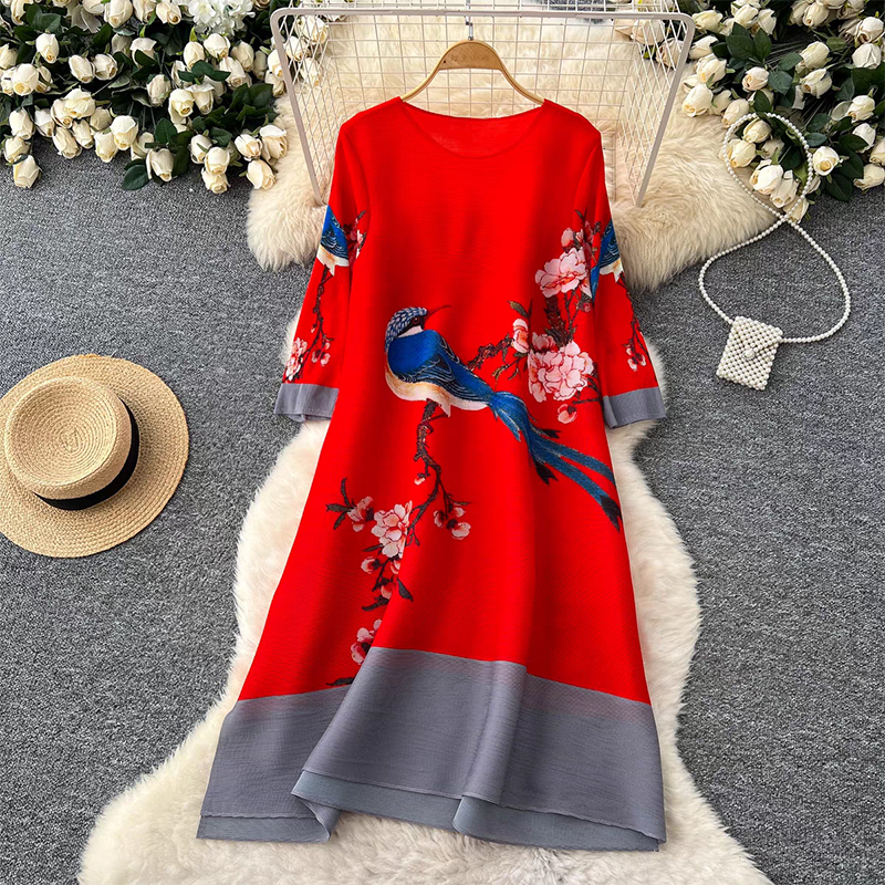 Miyake national style mm pleated A-line skirt with round neck, medium to long style, spliced loose seven quarter sleeves, shaking skirt cover, foreign trade Miyake national style mm pleated A-line skirt with round neck, medium to long style, spliced loose seven quarter sleeves, shaking skirt cover, foreign trade