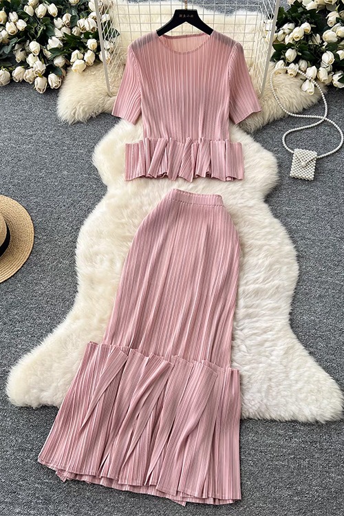 2025 Miyake Design Style Splicing European and American Set with ruffled edges, round neck short sleeved top, high waist, hip hugging skirt for women 2025 Miyake Design Style Splicing European and American Set with ruffled edges, round neck short sleeved top, high waist, hip hugging skirt for women