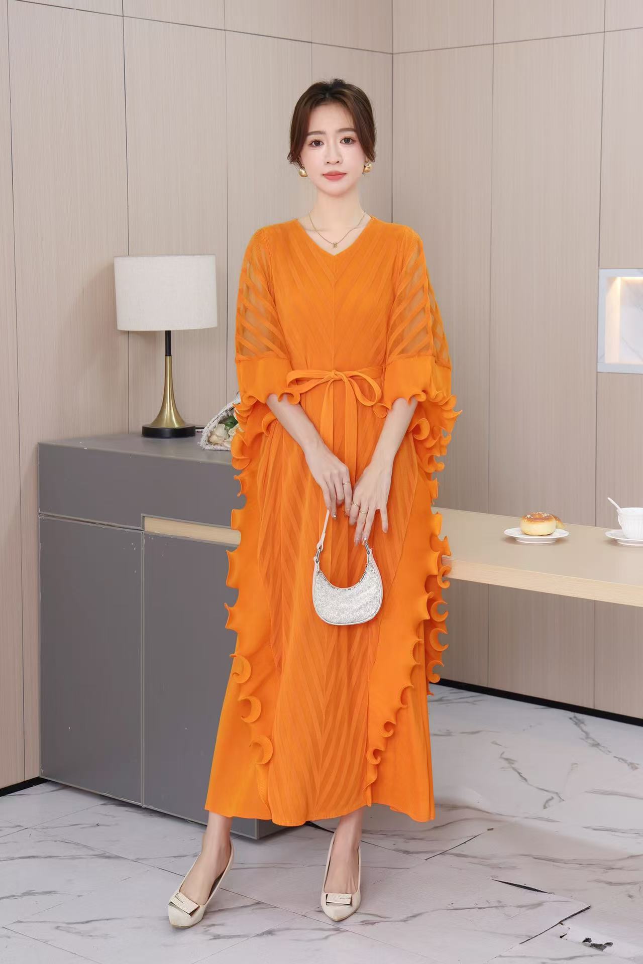 Sanzhai Foreign Trade Secret Edge Mushroom Edge Mesh Fake Two Irregular Design Fold Dress Large Women's Wear Sanzhai Foreign Trade Secret Edge Mushroom Edge Mesh Fake Two Irregular Design Fold Dress Large Women's Wear