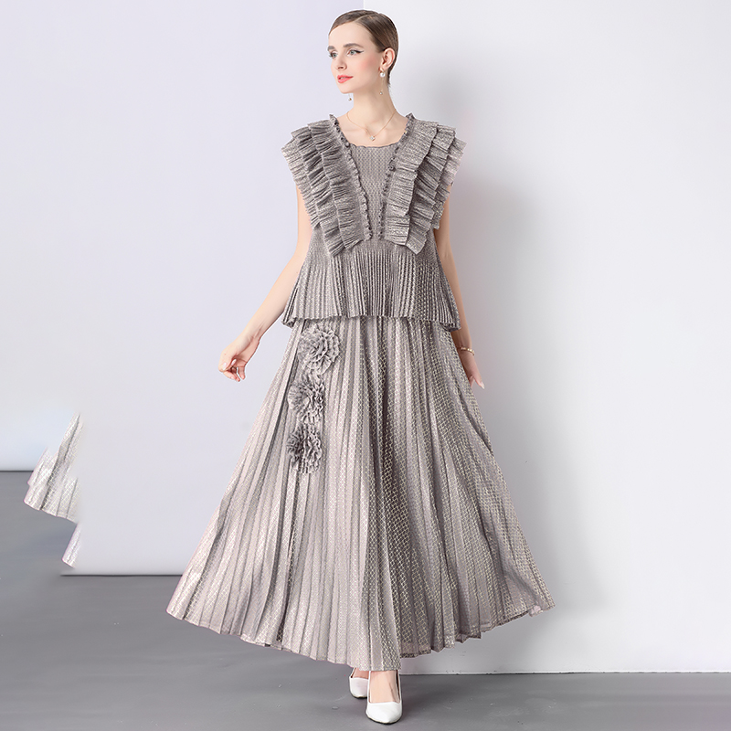 Miyake foreign trade hot stamping pleated ruffle edge European and American loose three-dimensional decoration top with split plate flower versatile pleated skirt Miyake foreign trade hot stamping pleated ruffle edge European and American loose three-dimensional decoration top with split plate flower versatile pleated skirt