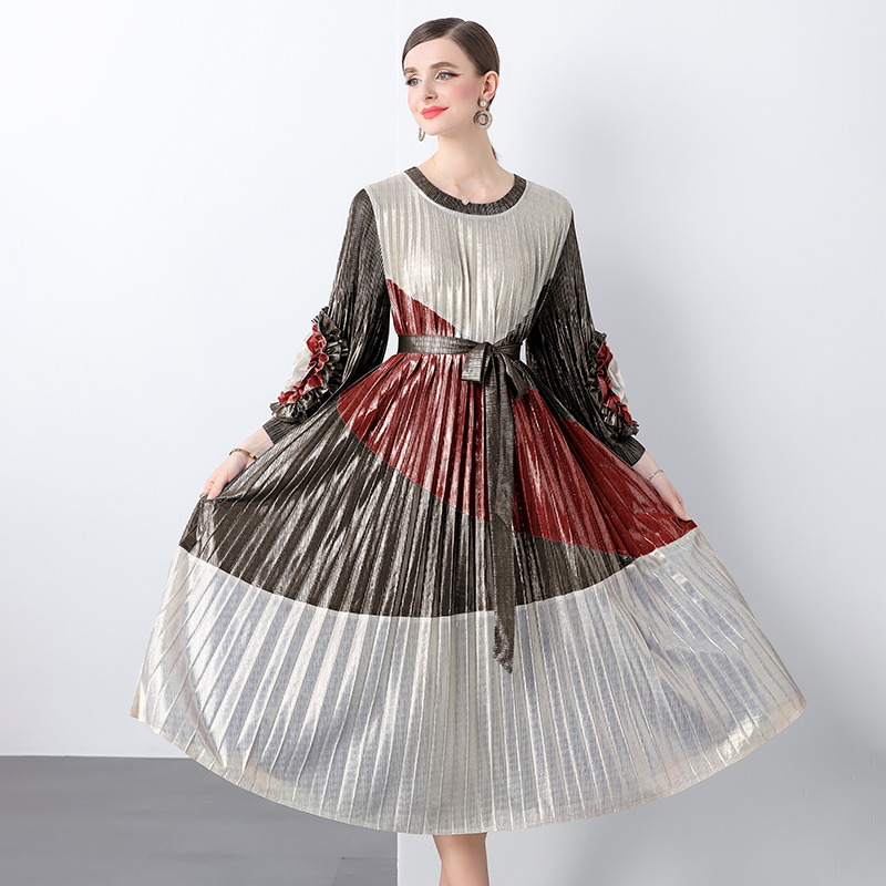 Miyake 2025 Cross border High end Hot Stamped Lantern Sleeve Folded Dress with Strap up 3D Decorative Flower Fairy Style Skirt Miyake 2025 Cross border High end Hot Stamped Lantern Sleeve Folded Dress with Strap up 3D Decorative Flower Fairy Style Skirt