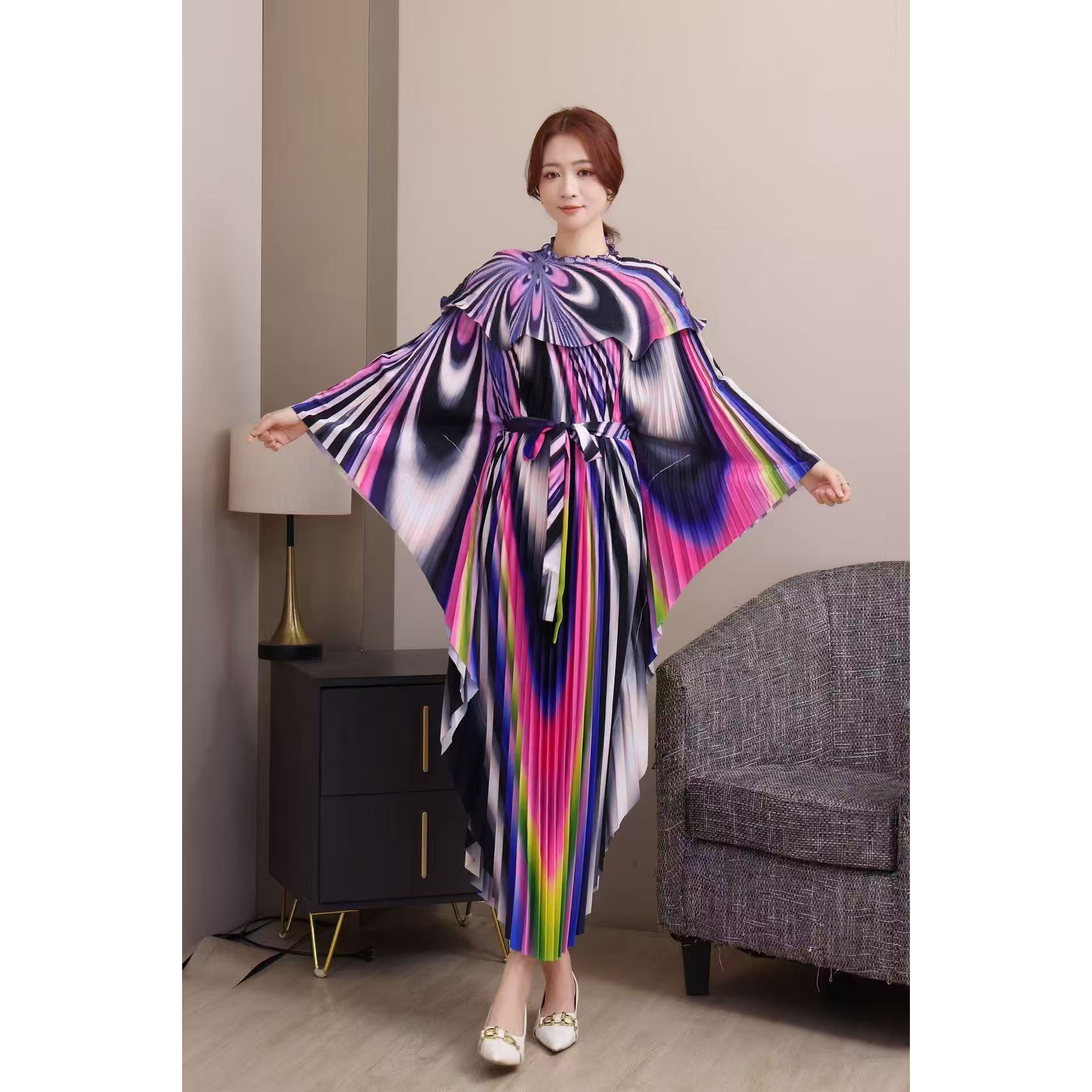 Autumn Cross border Folded Bat Sleeve Cloak Printed Crimson Dress with Hundred Fold Fashion Large Size European and American Shawl Women's Clothing Autumn Cross border Folded Bat Sleeve Cloak Printed Crimson Dress with Hundred Fold Fashion Large Size European and American Shawl Women's Clothing