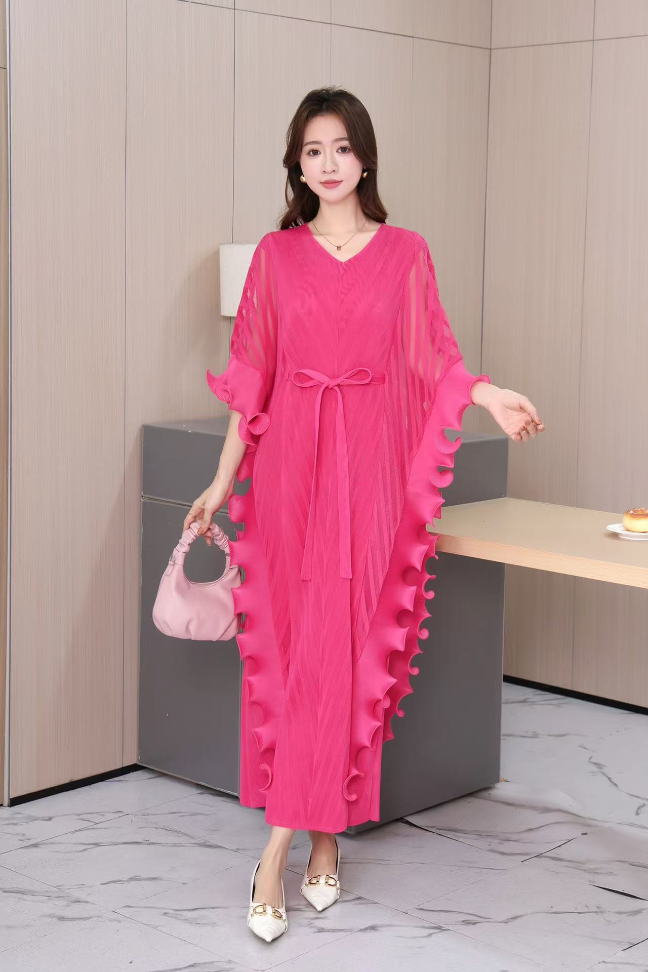 Sanzhai Foreign Trade Secret Edge Mushroom Edge Mesh Fake Two Irregular Design Fold Dress Large Women's Wear Sanzhai Foreign Trade Secret Edge Mushroom Edge Mesh Fake Two Irregular Design Fold Dress Large Women's Wear