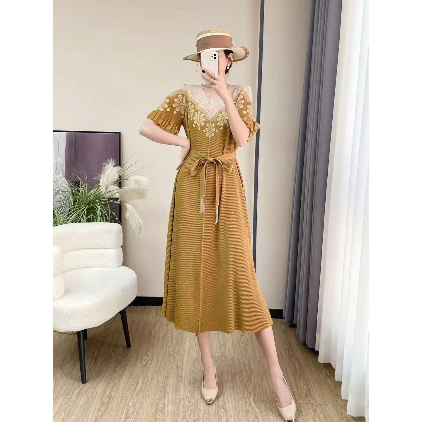 Sanzhai foreign trade printed dragon scale pleated trumpet sleeve loose dress design sense lace up high-end pleated dress Sanzhai foreign trade printed dragon scale pleated trumpet sleeve loose dress design sense lace up high-end pleated dress