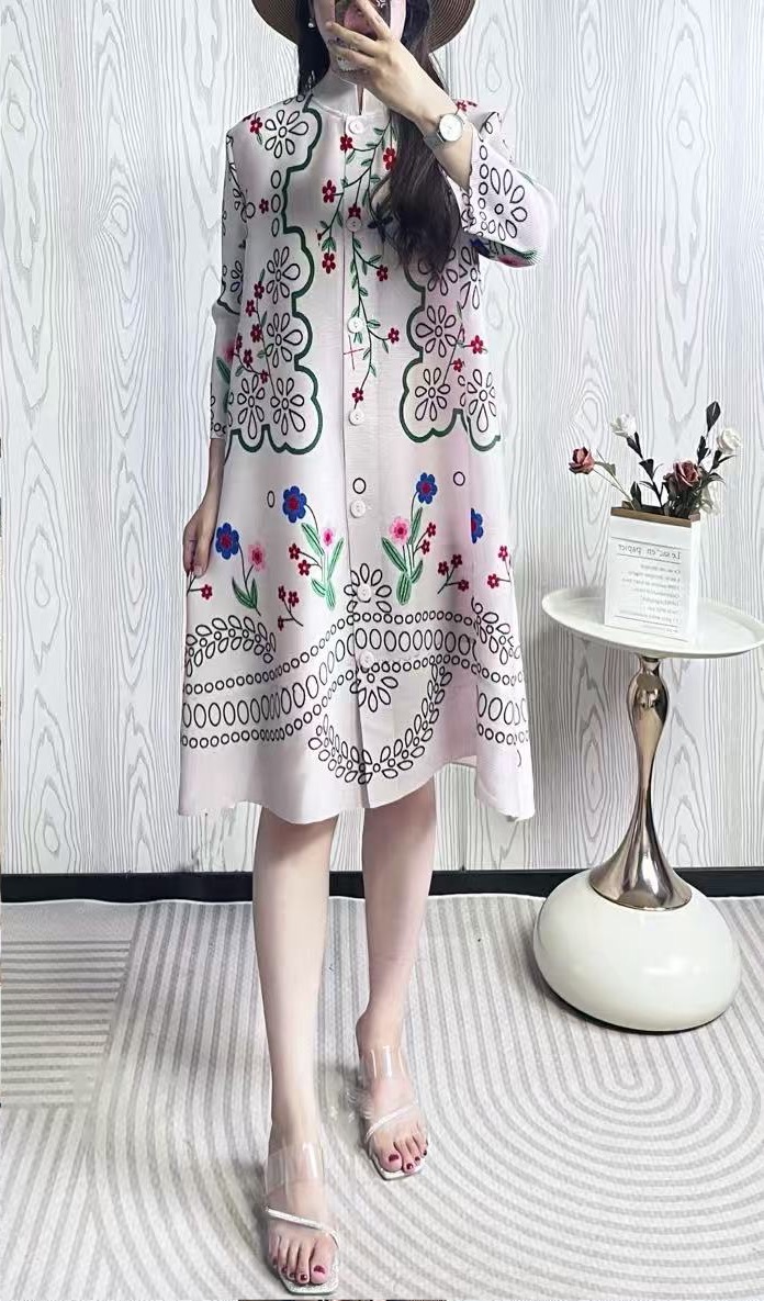 Original factory quality discount straight Miyake pleated medium long print slimming and age reducing mm dress with nine quarter sleeves Original factory quality discount straight Miyake pleated medium long print slimming and age reducing mm dress with nine quarter sleeves