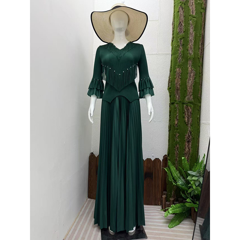 Miyake Cross border Nail Diamond Tassel Folded Set with Hundred Fold Grand Swing Long Skirt with Ruffle Sleeves Loose Top for European and American Women Miyake Cross border Nail Diamond Tassel Folded Set with Hundred Fold Grand Swing Long Skirt with Ruffle Sleeves Loose Top for European and American Women